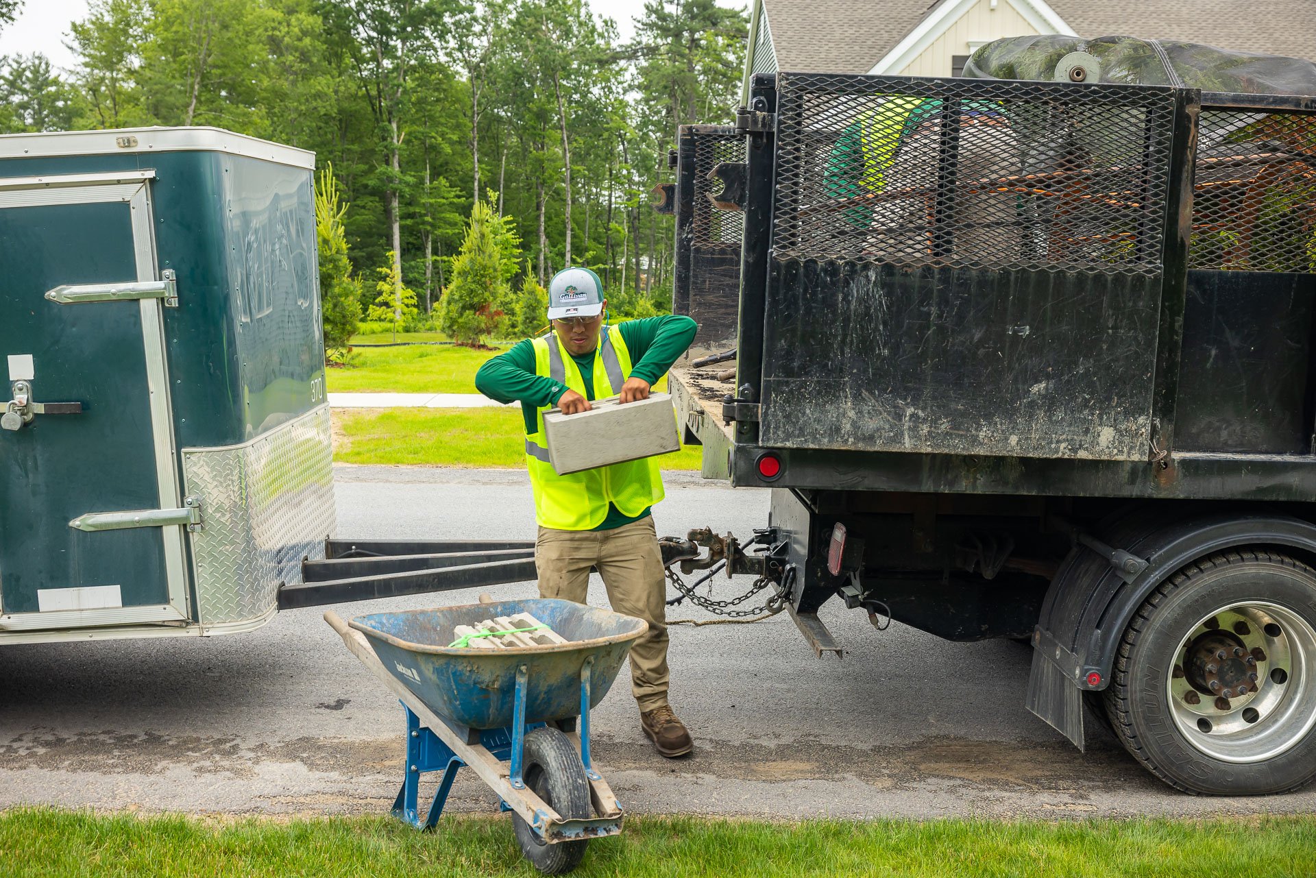 unloading patio pavers