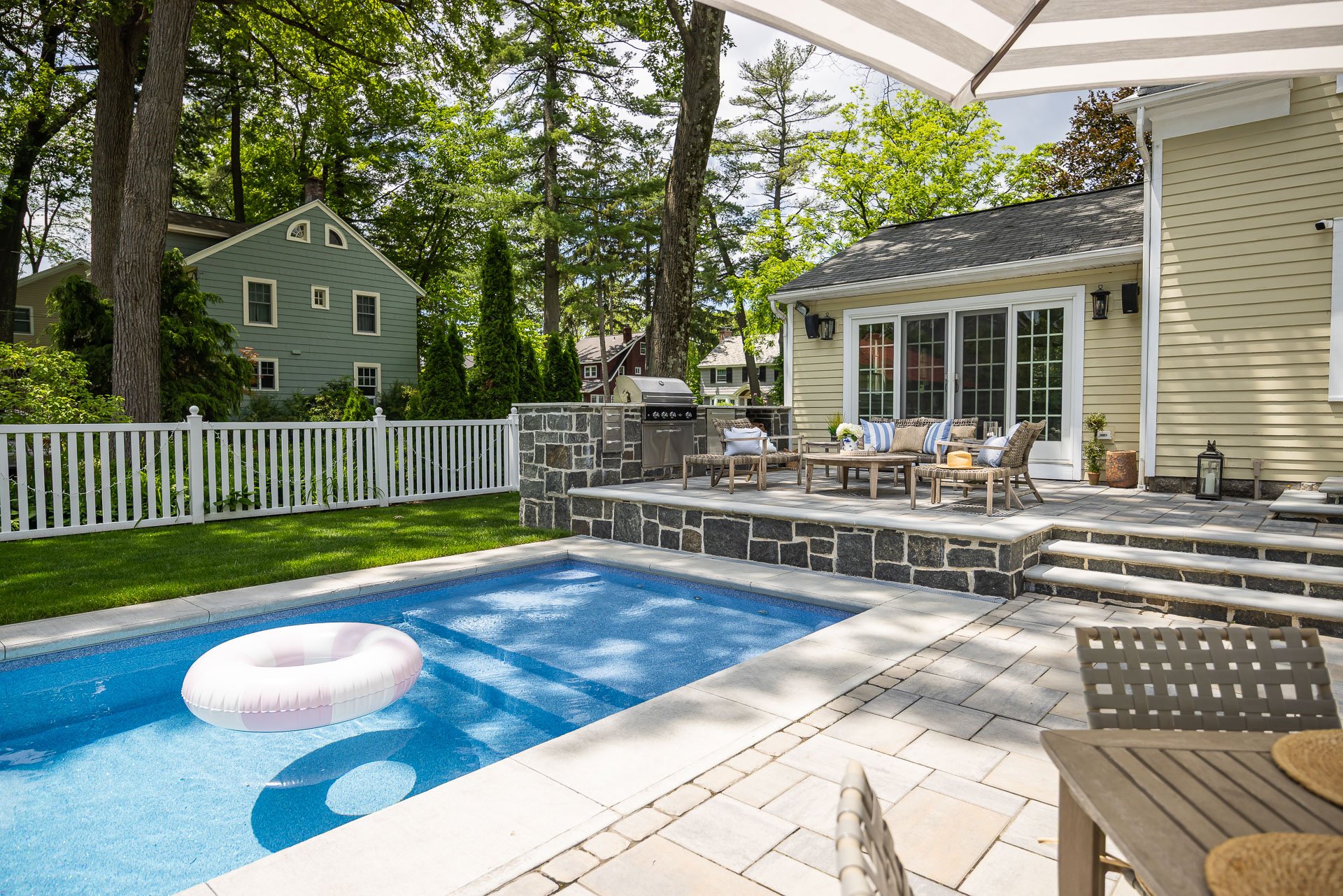 pools built in spring and summer are often quicker but can cost more