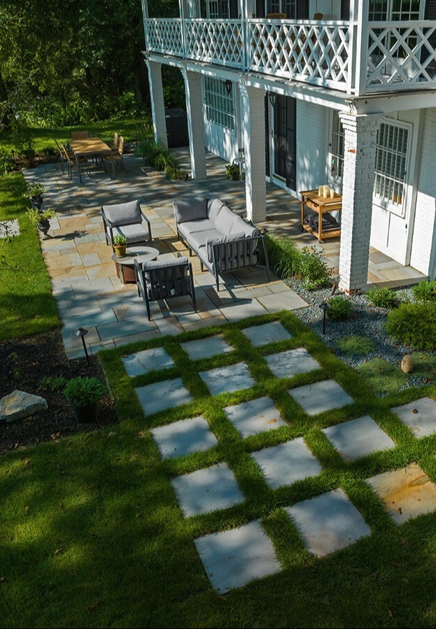 latham outdoor living space patio