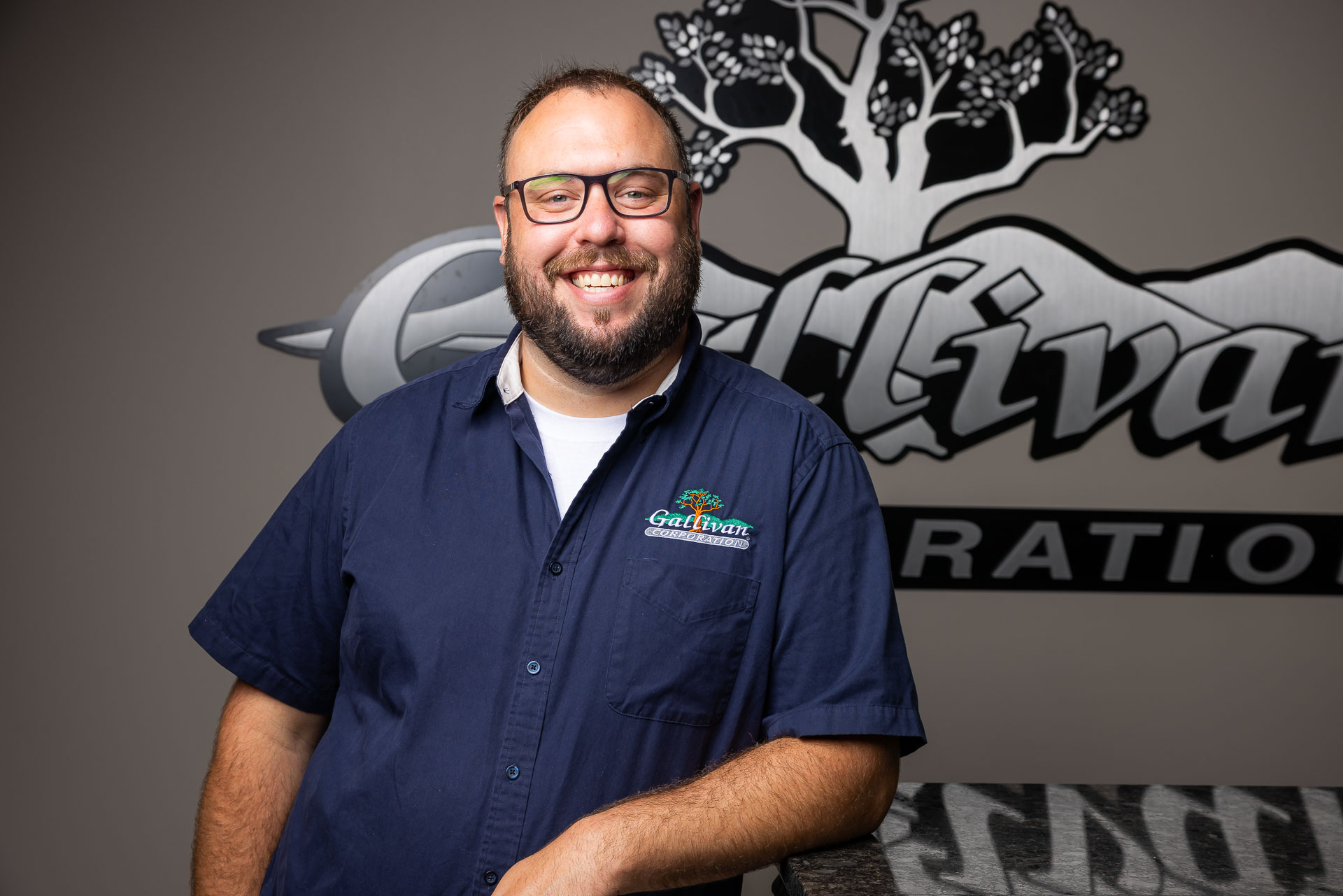 employee headshot richard disharoon