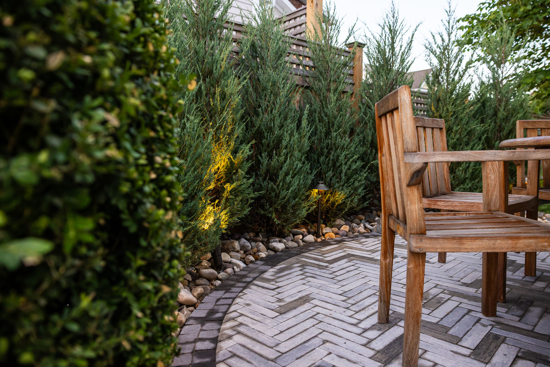 landscape lighting path spot uplight juniper beds