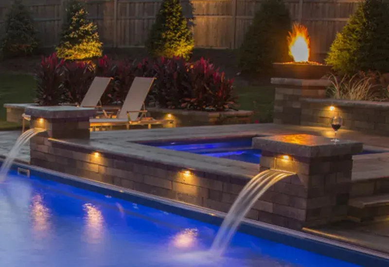 cube-spa-fiberglass-spas-for-sale-800x550-c-center