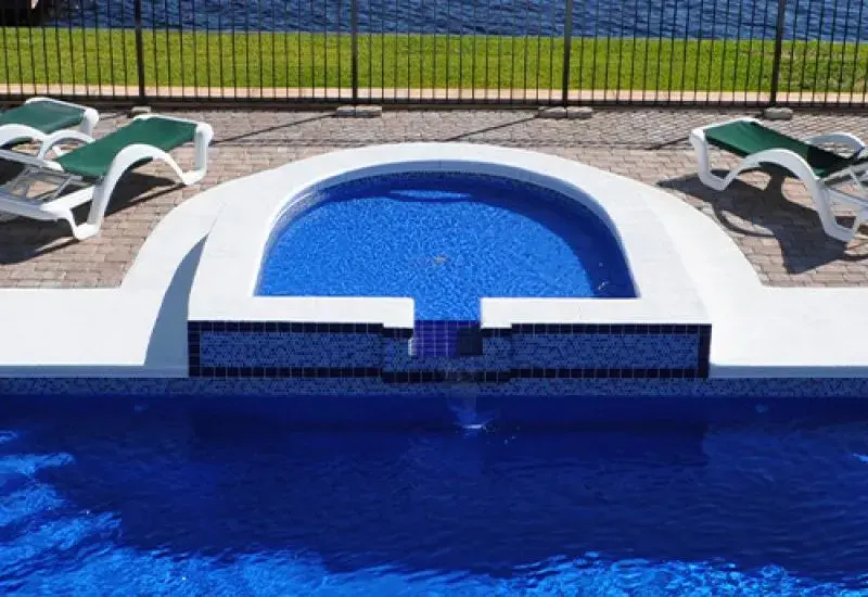 horseshoe-sundeck-fiberglass-spas-for-sale-near-me-800x550-c-center