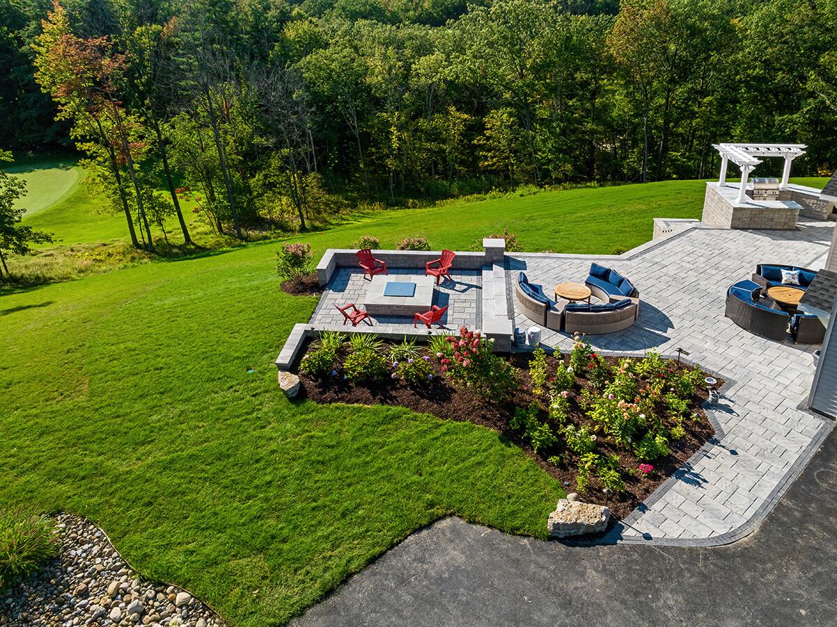 loudonville patio and seating area
